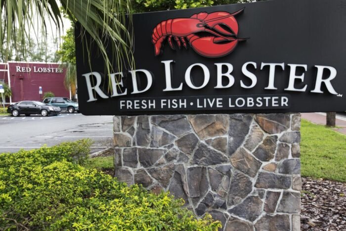Los angeles Red Lobster made a mistake by offering customers all-you-can-eat shrimp? What really Happened?